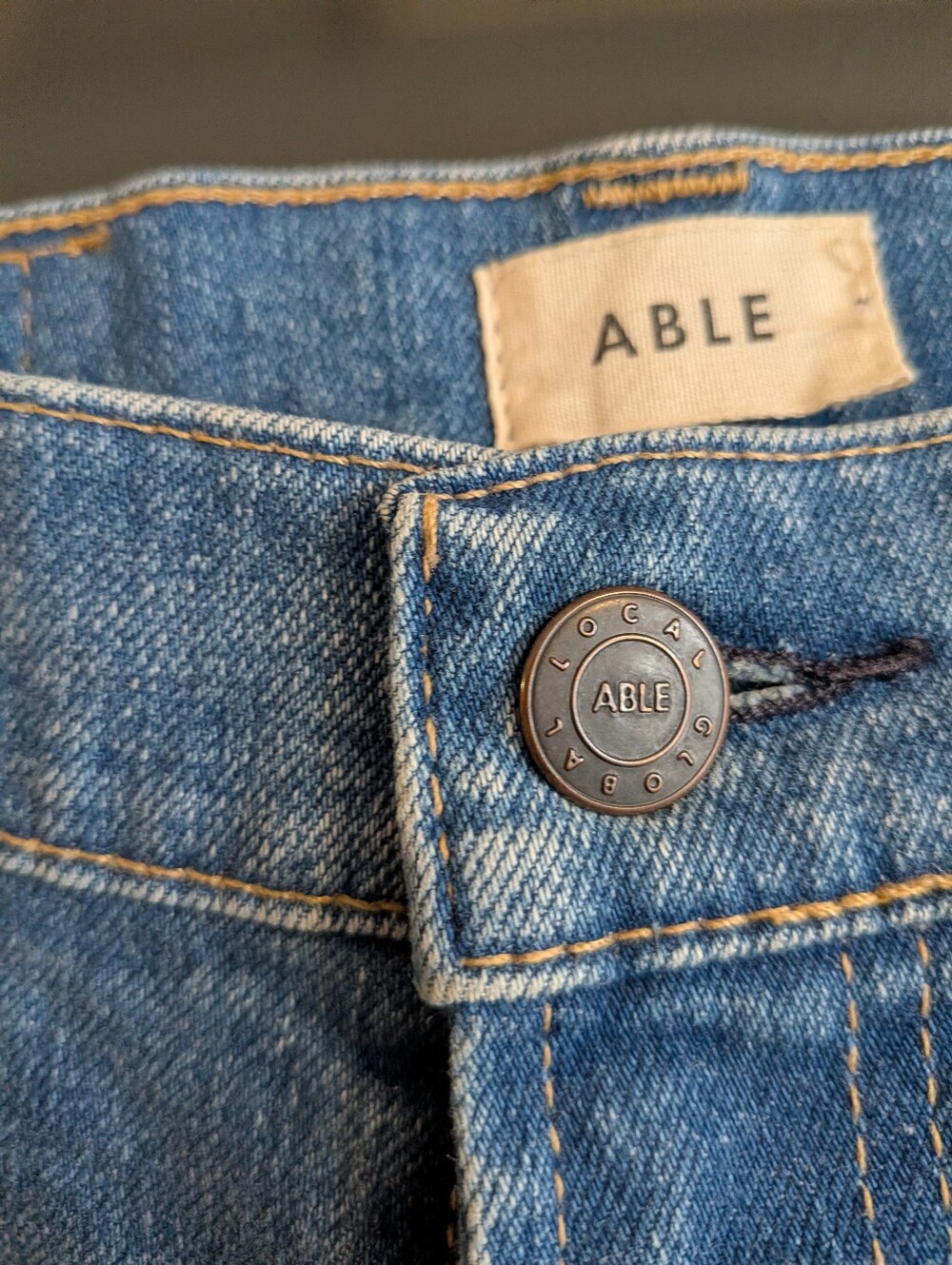 Able Denim Women's The High Rise Light Wash Jeans Size 24 - Picture 3 of 6